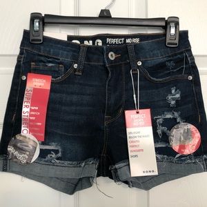 NWT S.O.N.G. Jean Shorts (Juniors)

Size 3/26